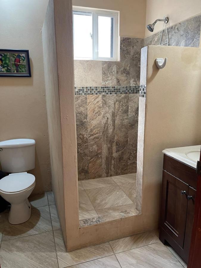 Yocamatsu Bed and Breakfast Caye Caulker Buitenkant foto