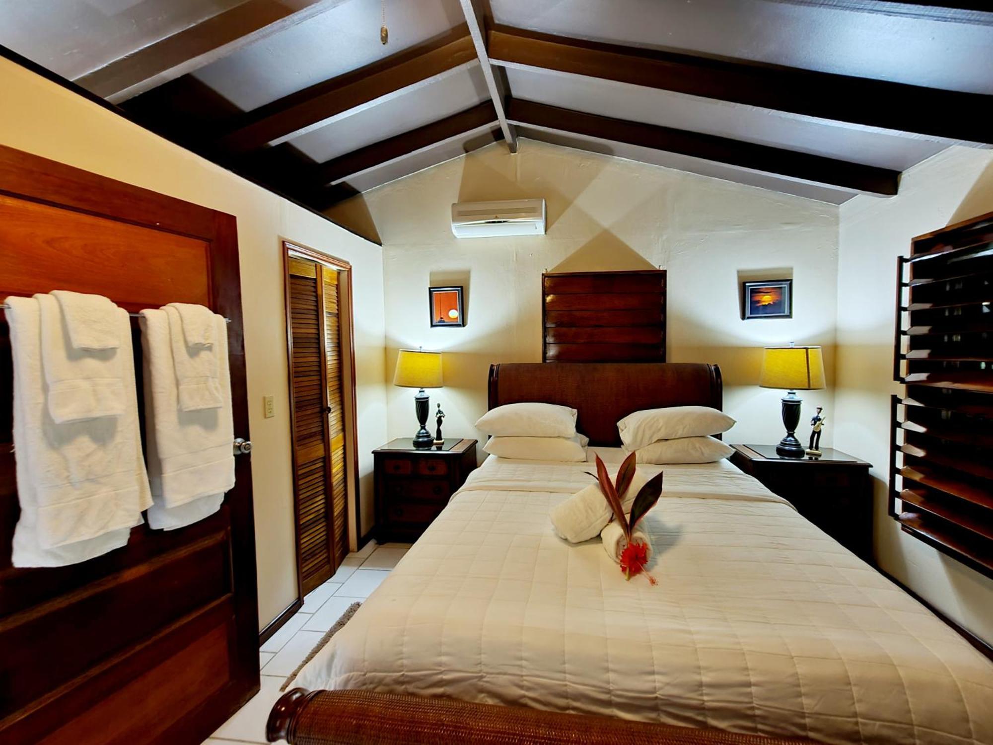 Yocamatsu Bed and Breakfast Caye Caulker Buitenkant foto