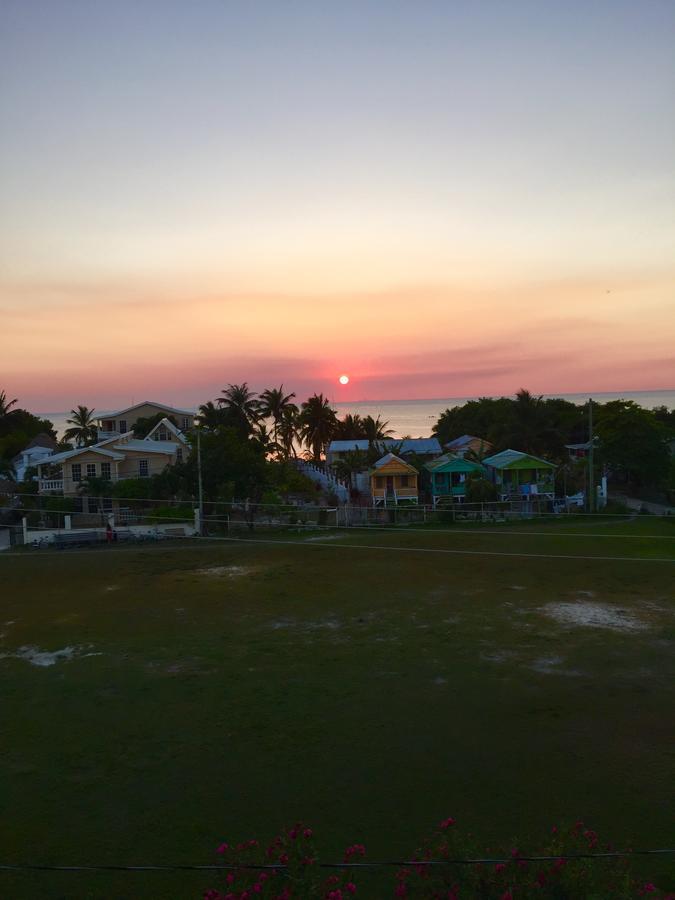 Yocamatsu Bed and Breakfast Caye Caulker Buitenkant foto