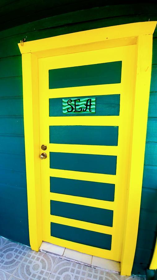 Yocamatsu Bed and Breakfast Caye Caulker Buitenkant foto