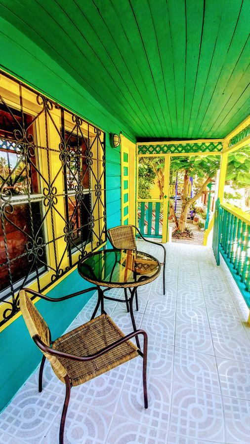 Yocamatsu Bed and Breakfast Caye Caulker Buitenkant foto